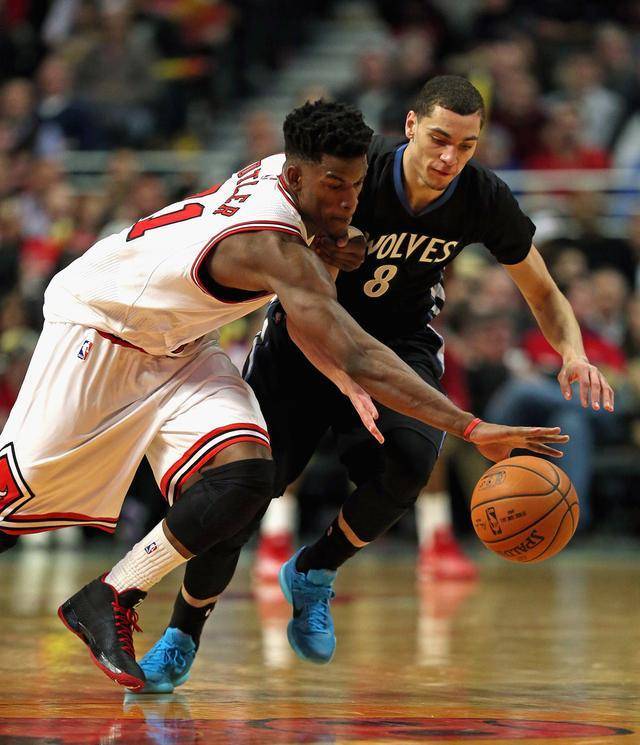 的战术配合 的战术配合